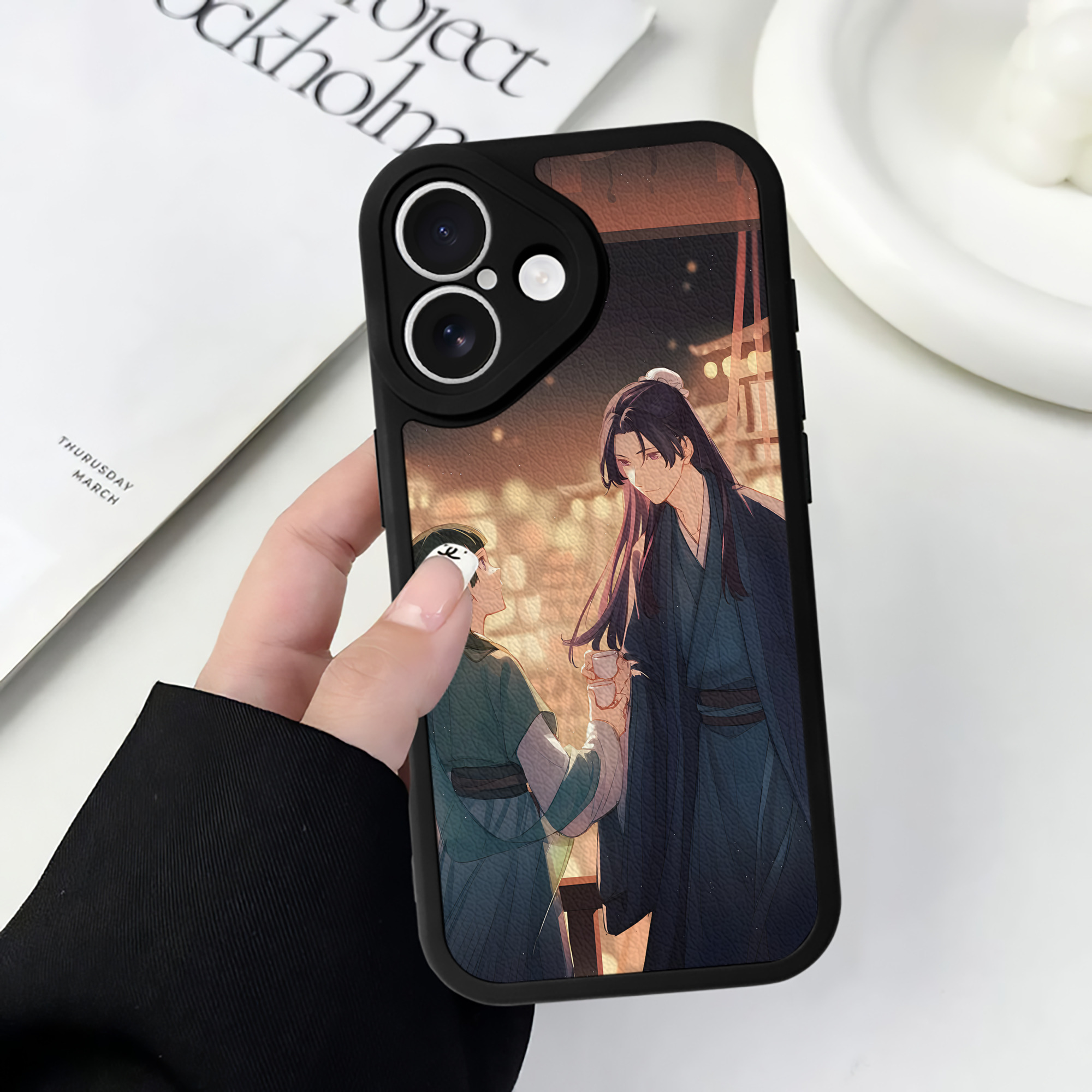 （画像用） 薬屋のひとりごと The Apothecary Diaries 【iPhone 16シリーズ対応】シリコンスマホケース（レザー調） 材質：シリコン